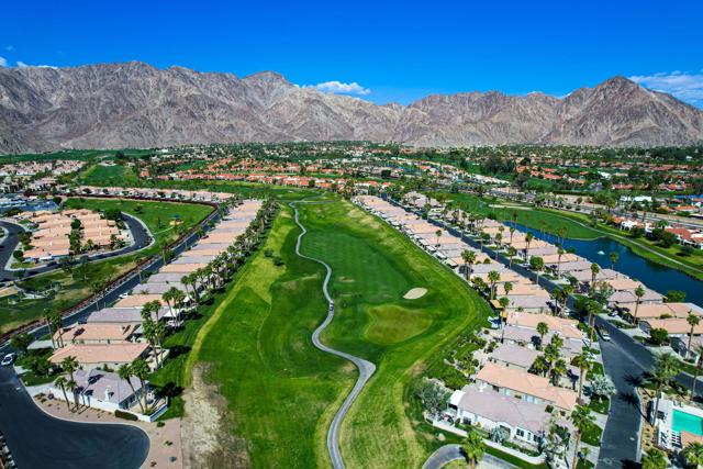 78071 Calle Norte, La Quinta CA: https://media.crmls.org/mediaz/fba0e4ae-067b-43a6-821d-1417b75f7313.jpg