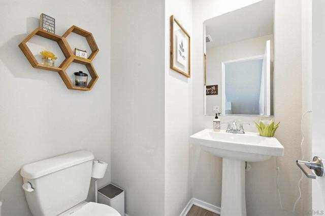 5405 Calle Sand Arch, San Diego CA: https://media.crmls.org/mediaz/fba1febd-af60-45c0-b476-23521f8d916a.jpg