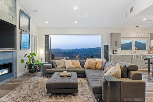 9420 Crest Drive, Spring Valley CA: https://media.crmls.org/mediaz/fba27210-df9c-4817-8da9-cc895747b699.jpg