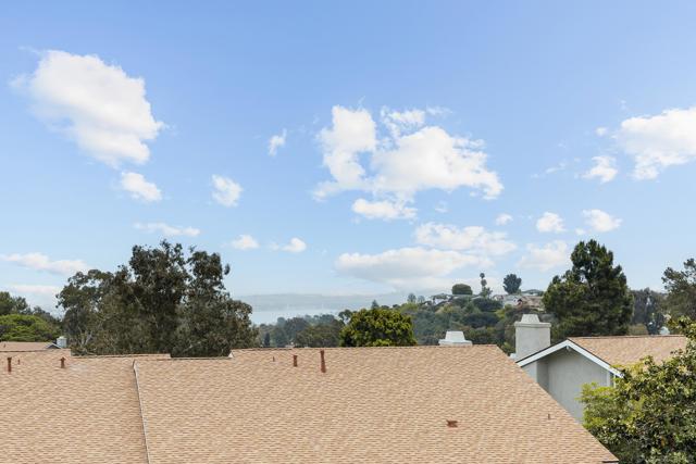 2143 Caminito San Martin, La Jolla CA: https://media.crmls.org/mediaz/fba2c3e9-9442-4079-bf07-301a15b28496.jpg