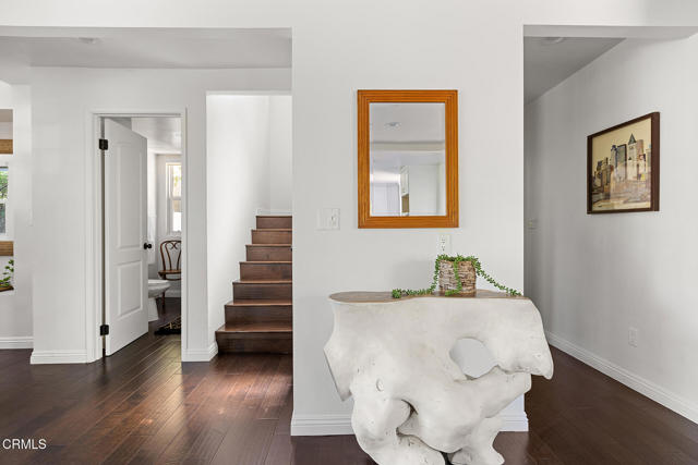 1601 El Rito Avenue, Glendale CA: https://media.crmls.org/mediaz/fba31d27-d3a9-43be-9bb3-4140cdb7cc69.jpg
