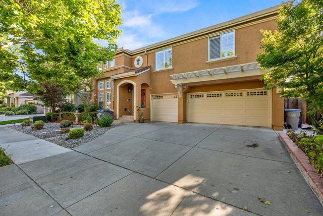 3223 Adelanto Lane, San Jose CA: https://media.crmls.org/mediaz/fba3f4c5-a92c-49b5-8520-8e42926c2ae0.jpg