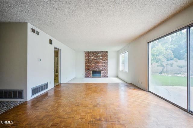 15722 Dawson Lane, Huntington Beach CA: https://media.crmls.org/mediaz/fba449ac-95ff-4d3d-b9e8-ab75f7377b83.jpg