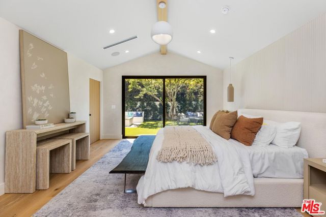 5305 Allott Avenue, Sherman Oaks CA: https://media.crmls.org/mediaz/fba4eb9d-eaea-4e3c-8c94-6bffa926ee06.jpg