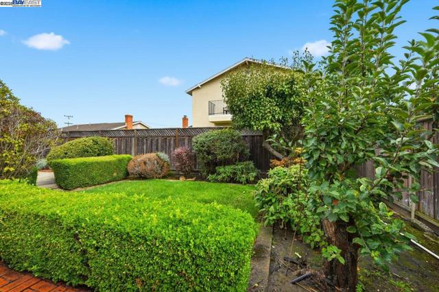 Image 24 of 30 For 15596 Tilden St