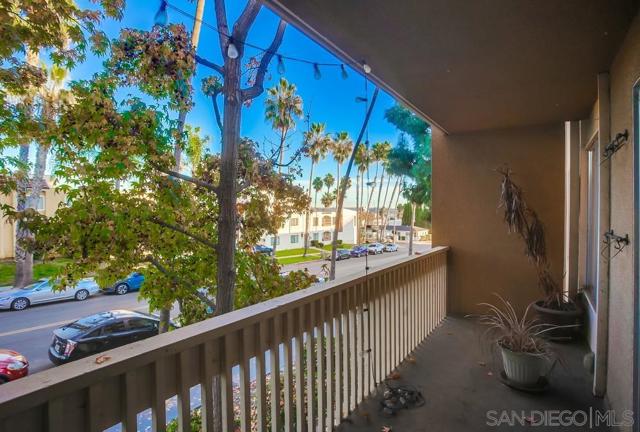 4600 Lamont Street, San Diego, California 92109, 2 Bedrooms Bedrooms, ,2 BathroomsBathrooms,Condominium,For Sale,Lamont Street,250018543SD