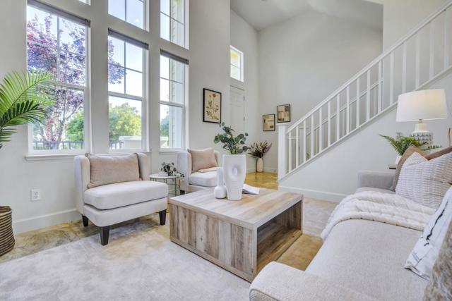 308 Whidbey Lane, Redwood City CA: https://media.crmls.org/mediaz/fba6ff00-e13b-45a6-a1b9-362c99374c72.jpg