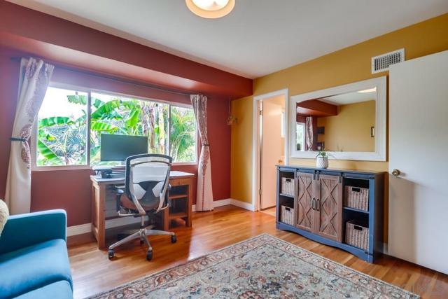 3541 Pomeroy St, San Diego CA: https://media.crmls.org/mediaz/fba8174a-7404-4c31-802b-6e7bec2da777.jpg