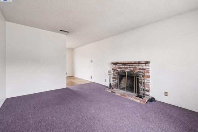 220 PEMBROKE DRIVE, Vallejo CA: https://media.crmls.org/mediaz/fba87afa-f906-4a52-8c4d-921df3bb7a44.jpg