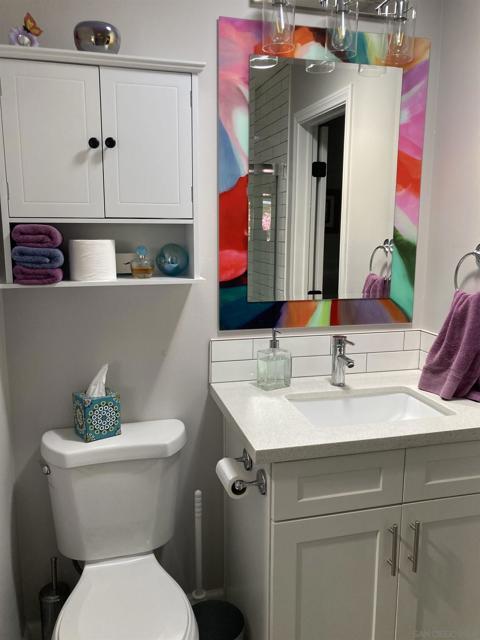 7217 San Luis St, Carlsbad CA: https://media.crmls.org/mediaz/fba90d5b-7609-48ee-8877-d98710846ba6.jpg