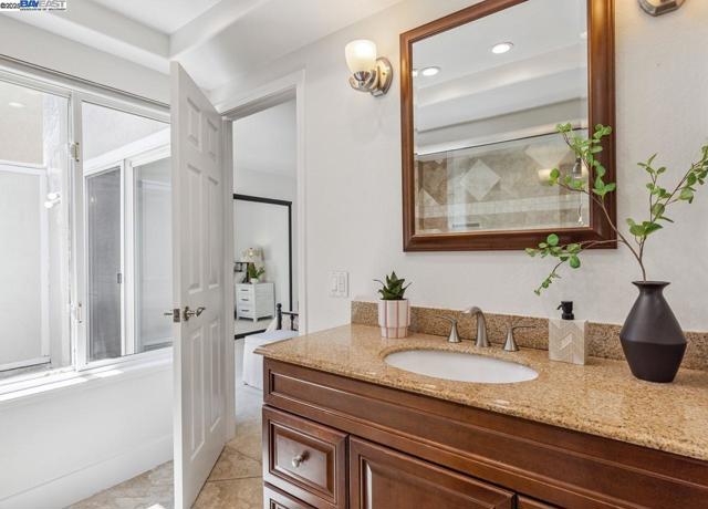 2485 Talavera Dr, San Ramon CA: https://media.crmls.org/mediaz/fba94579-a058-49ac-afe4-7e13d55770dd.jpg