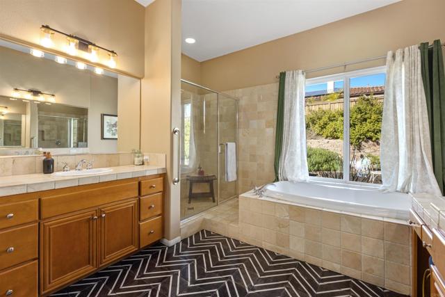 Detail Gallery Image 6 of 38 For 14360 Sawgrass Circle, Valley Center,  CA 92082 - 4 Beds | 3/1 Baths
