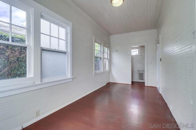 1834 Polk, San Diego CA: https://media.crmls.org/mediaz/fba99793-8cbd-44de-8870-f6973f40a8a3.jpg