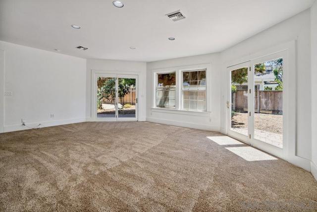 1312 3Rd St, Coronado CA: https://media.crmls.org/mediaz/fbaa0fc9-3976-4777-b54b-1c7e94d21e4d.jpg