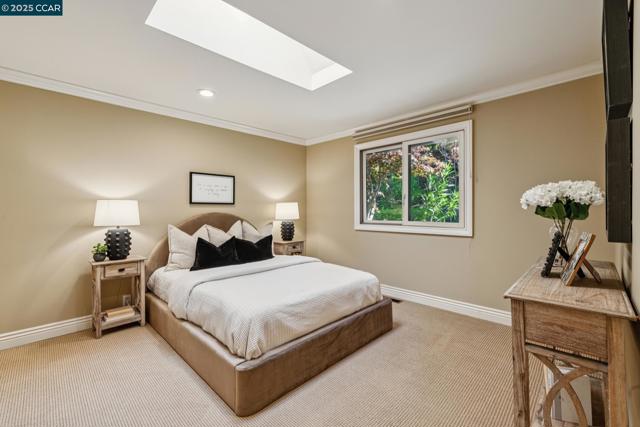 1149 Camino Vallecito, Lafayette CA: https://media.crmls.org/mediaz/fbaa481d-fd3b-4368-b171-f9184e1d5ed4.jpg