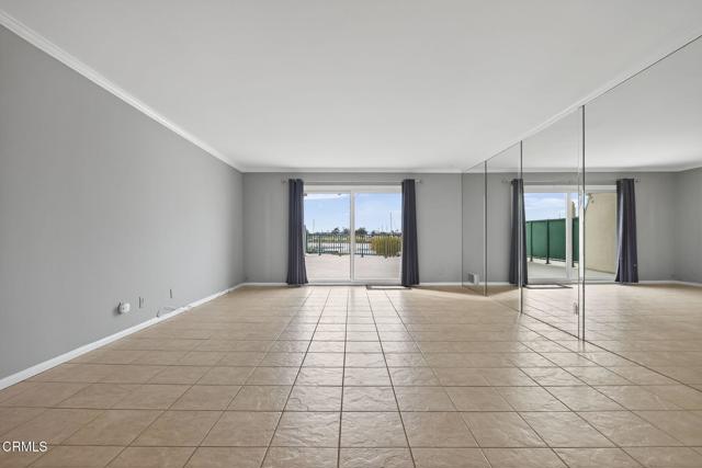 2901 Peninsula Road, Oxnard CA: https://media.crmls.org/mediaz/fbaabc20-009c-4911-910a-e445cce4339b.jpg