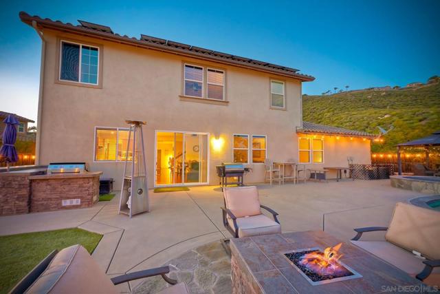 5324 Bella Vista St, Santee CA: https://media.crmls.org/mediaz/fbaad5c2-e671-4fca-a72c-fb26627c26de.jpg