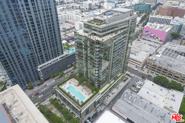 1155 S Grand Avenue, Los Angeles CA: https://media.crmls.org/mediaz/fbaaf9a4-73d1-4376-a0bc-45385554c5e6.jpg