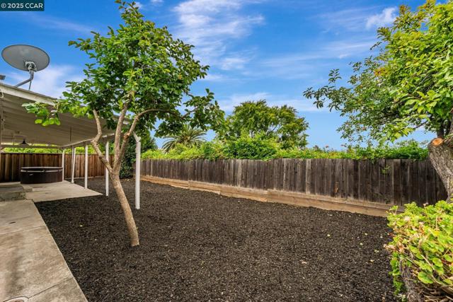 3119 Meadowbrook Dr, Concord CA: https://media.crmls.org/mediaz/fbaafb5e-e641-4f66-801e-f1861200f4bd.jpg