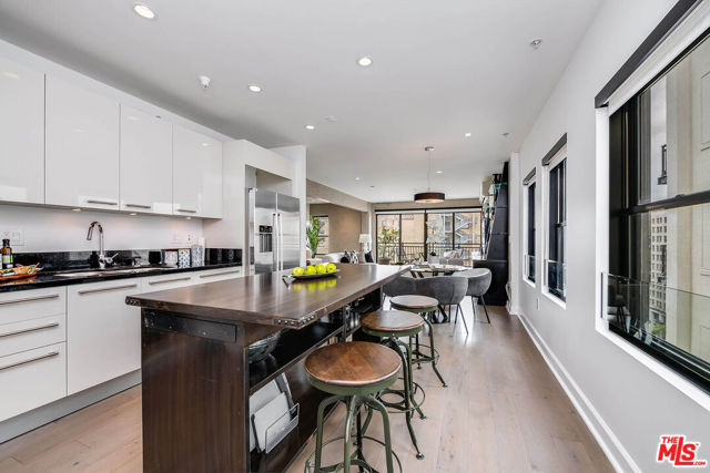 416 S Spring Street, Los Angeles CA: https://media.crmls.org/mediaz/fbab4b3b-66ee-432d-aa6e-8c0b88044377.jpg