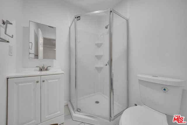 1286 W 39th Place, Los Angeles CA: https://media.crmls.org/mediaz/fbab4e42-cdf4-43cc-9459-dc3f6f317c97.jpg