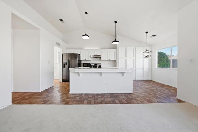 612 Saffron Street, Hanford CA: https://media.crmls.org/mediaz/fbad6aed-279c-4d0e-b8cb-d9efdd8e312c.jpg