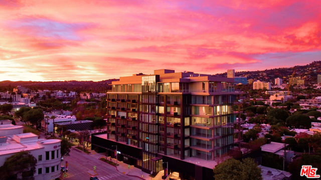 8899 Beverly Boulevard, West Hollywood CA: https://media.crmls.org/mediaz/fbadc8a5-716b-4561-92e4-a1e930d5ade4.jpg