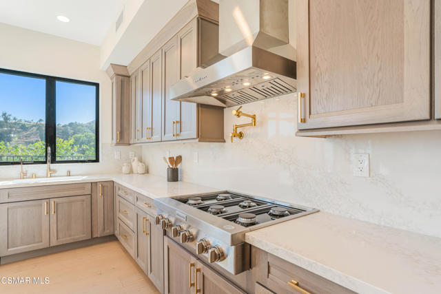 252 Capri Drive, Simi Valley CA: https://media.crmls.org/mediaz/fbae05f4-dac1-4797-8981-d4f7969f63c2.jpg