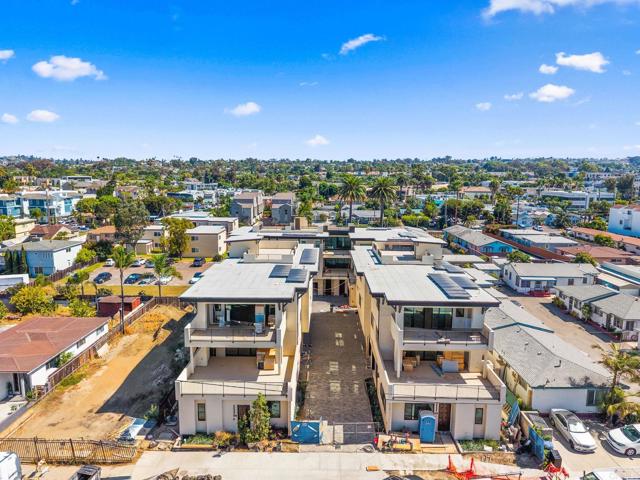 Detail Gallery Image 2 of 22 For 2670 Roosevelt St, Carlsbad,  CA 92008 - 2 Beds | 2 Baths