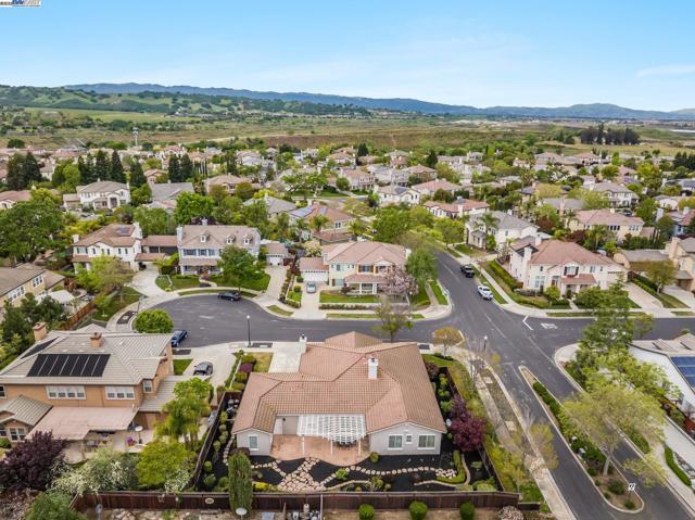 1646 Cascina Ct, Livermore CA: https://media.crmls.org/mediaz/fbafa011-e55c-4667-9a22-98bd13d2abaa.jpg