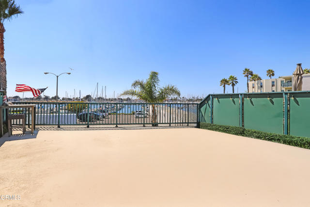 2901 Peninsula Road, Oxnard CA: https://media.crmls.org/mediaz/fbafa0dc-8a86-44c1-9c42-79b419c9da47.jpg