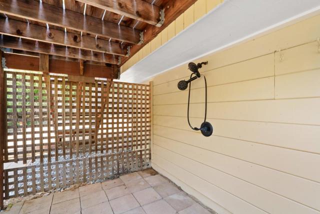 3407 Maplethorpe Lane, Soquel CA: https://media.crmls.org/mediaz/fbb0e080-4a7b-4bc5-96a8-dd93f4a15298.jpg