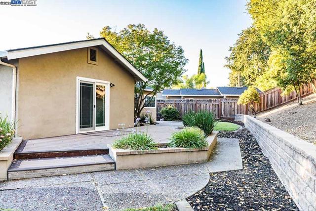 7897 Meadowbrook Court, Pleasanton CA: https://media.crmls.org/mediaz/fbb18bb5-62de-4f18-a0ff-99e871baea13.jpg