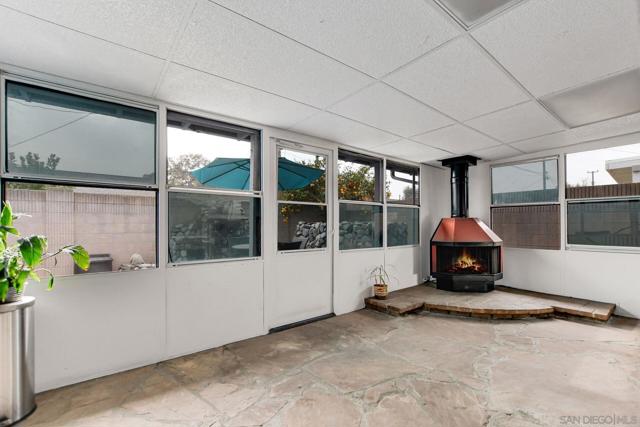 11518 205th St, Lakewood CA: https://media.crmls.org/mediaz/fbb1bf24-d8f4-4209-b9ca-9aee70908bb6.jpg