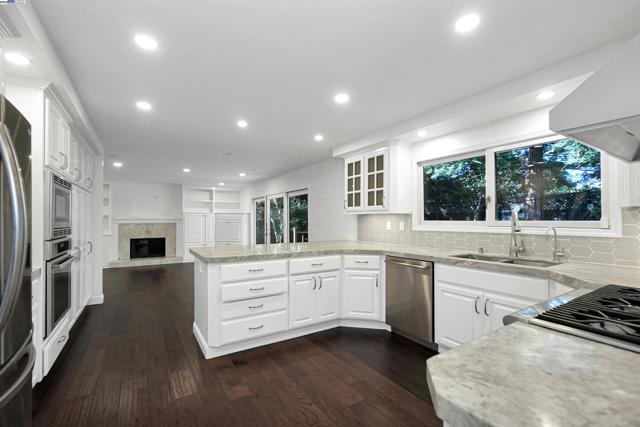 311 Andros Dr, San Ramon CA: https://media.crmls.org/mediaz/fbb21157-c010-4554-bc78-61c8d35df7e6.jpg