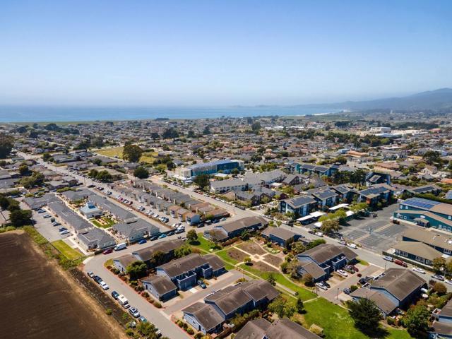 1026 Suzanne Court, Half Moon Bay CA: https://media.crmls.org/mediaz/fbb224c2-8995-4a49-96e0-bd7b6fca2be1.jpg