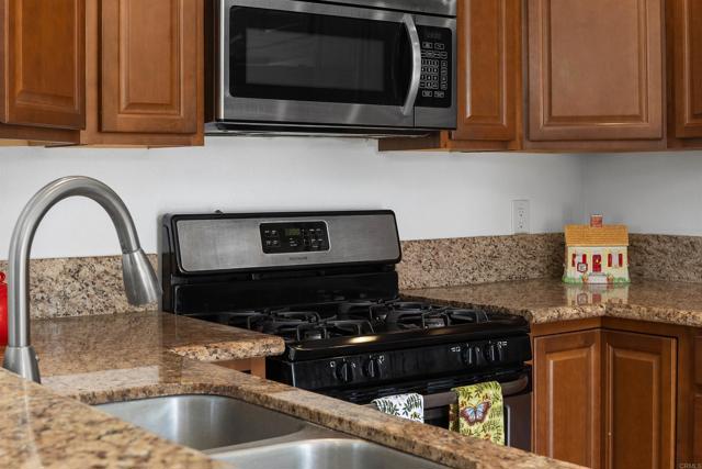 Detail Gallery Image 34 of 42 For 333 Melrose Dr. #F,  Vista,  CA 92083 - 1 Beds | 1 Baths