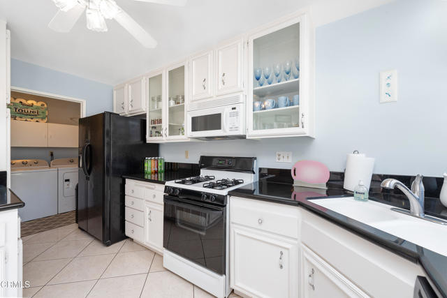 1404 Calle Lozano, Camarillo CA: https://media.crmls.org/mediaz/fbb28c9a-b2ce-4604-a2b8-ec945dc3de03.jpg
