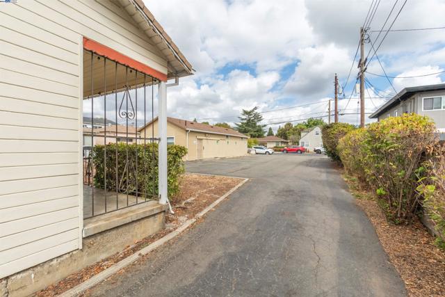 Image 6 of 12 For 20393 Anita Ave