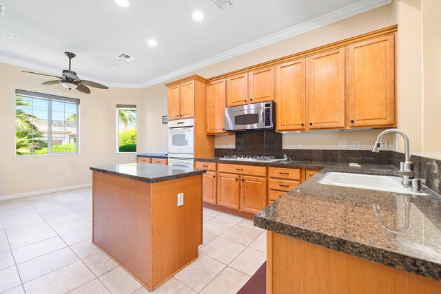 80591 Avenida Santa Marta, Indio CA: https://media.crmls.org/mediaz/fbb328ce-d820-43b7-8ac3-3051ce08bc90.jpg