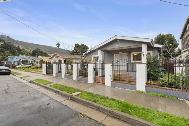 Image 1 of 45 For 3932 Gardenia Pl