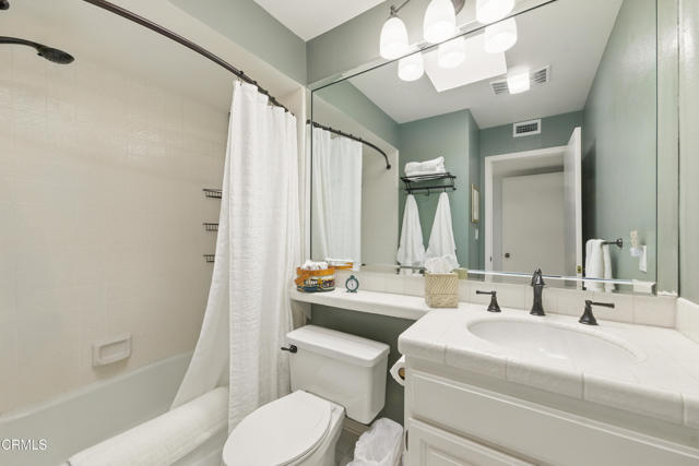 18751 Hatteras Street, Tarzana CA: https://media.crmls.org/mediaz/fbb38673-1faf-42f8-968c-dc221673da8c.jpg