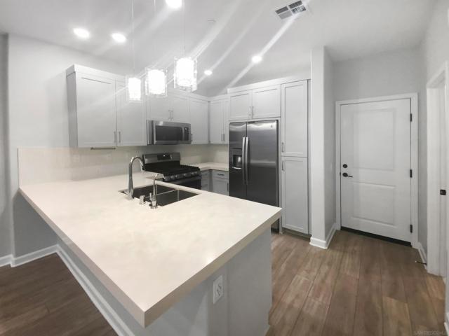 1206 Sunrise Vw, San Marcos CA: https://media.crmls.org/mediaz/fbb39062-6757-4401-85b4-56c70a6ef110.jpg