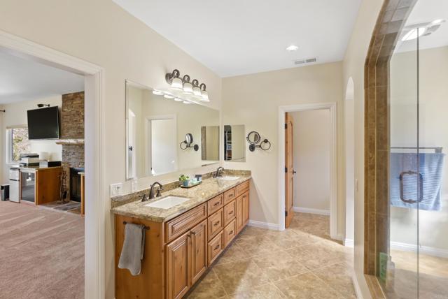 6433 Dehesa Road, El Cajon CA: https://media.crmls.org/mediaz/fbb3c68c-99c1-468a-a15a-be0048fe96c3.jpg