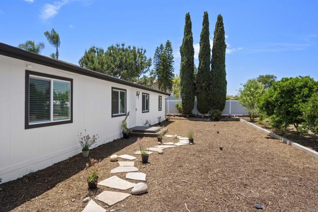 8620 Atlas View Drive, Santee CA: https://media.crmls.org/mediaz/fbb472c3-38da-4941-ba2d-782f1b02ddd6.jpg