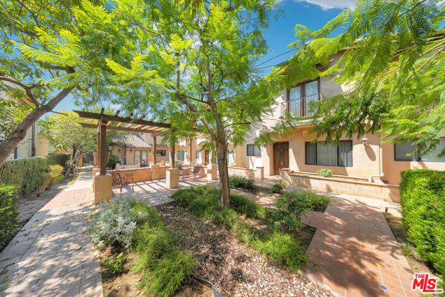 2449 Oswego Street, Pasadena CA: https://media.crmls.org/mediaz/fbb48336-571a-4efa-aa52-6e44197fe5e3.jpg
