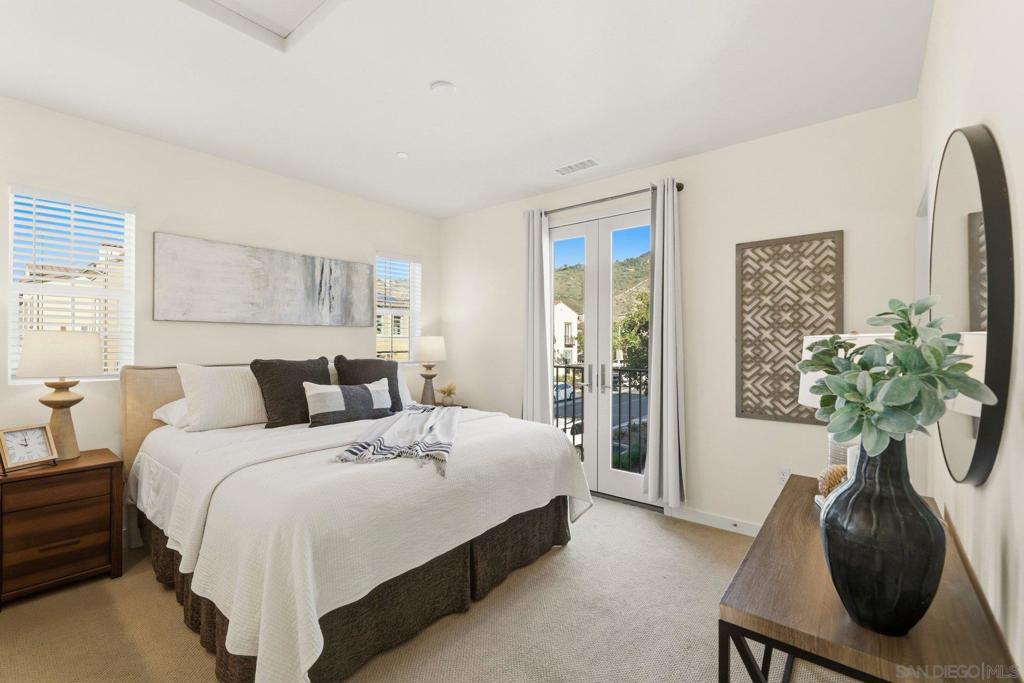 827 Blackstone - photo 16