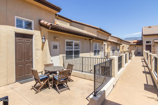 286 N Madison Avenue, Pasadena CA: https://media.crmls.org/mediaz/fbb4f10e-1e59-4d73-825d-b952a7dec484.jpg