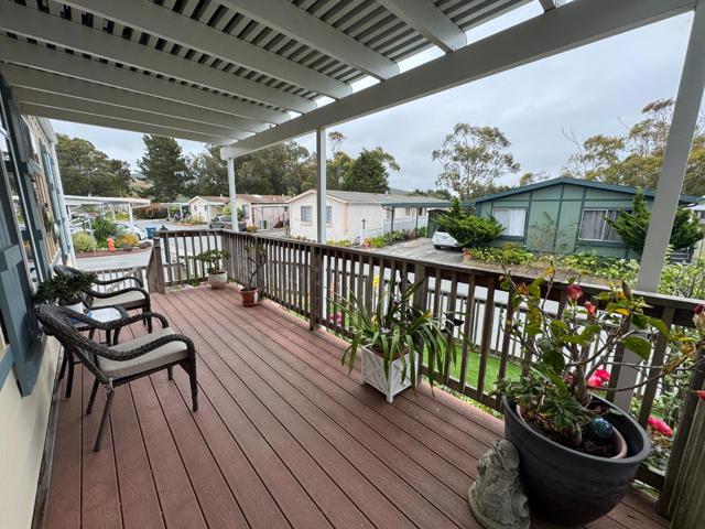 73 Sailfish Court, Half Moon Bay CA: https://media.crmls.org/mediaz/fbb59477-800b-48cf-b998-30b1aae7288b.jpg