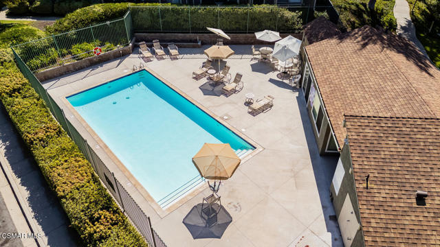 579 Rio Grande Circle, Thousand Oaks CA: https://media.crmls.org/mediaz/fbb63687-e4ea-488b-9864-97576777128a.jpg